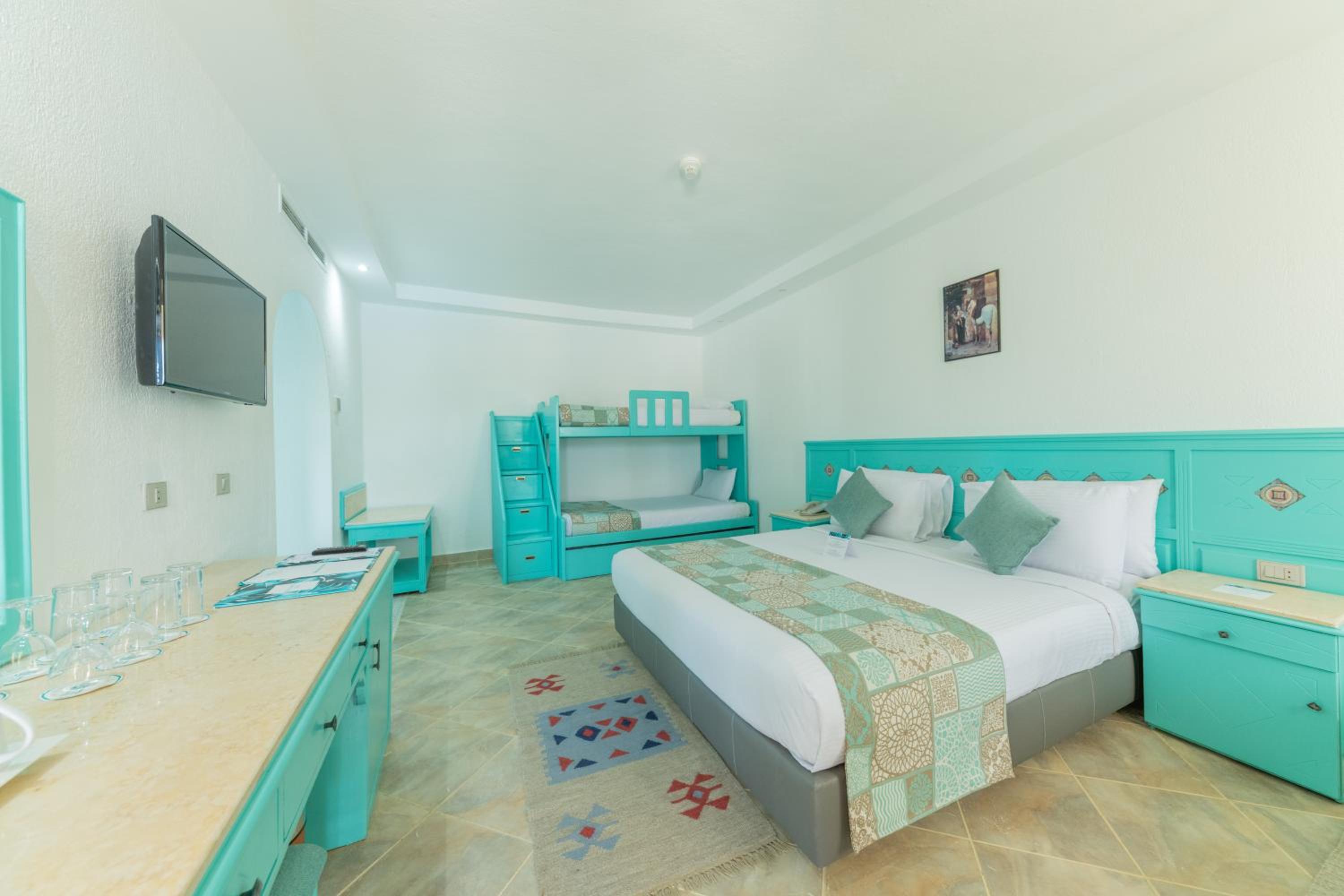 Family Room Bunk bed – SUNRISE Royal Makadi Resort