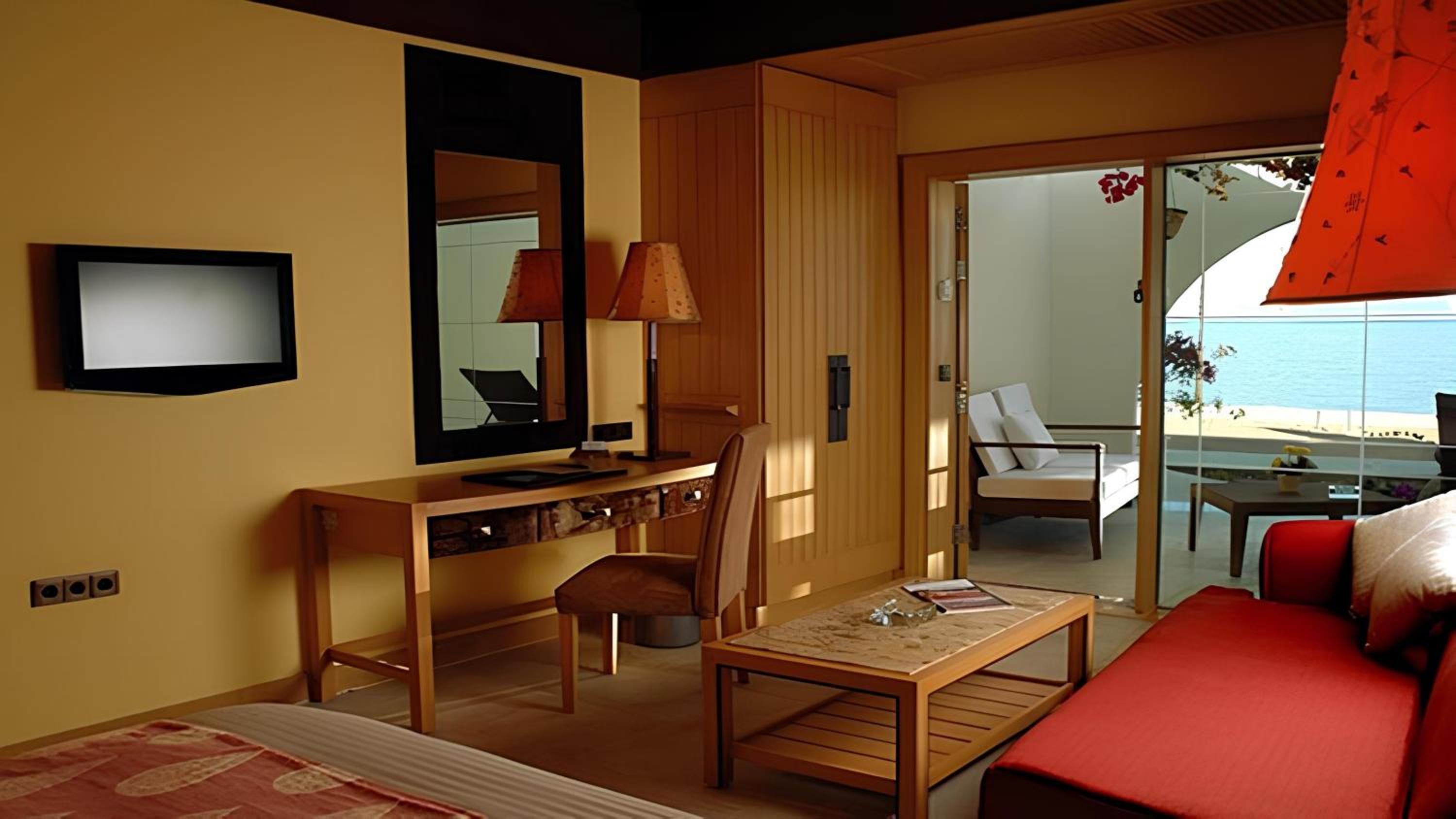 Deluxe Sea Front Room with Terrace – Retac Qunay Dahab Resort & Spa