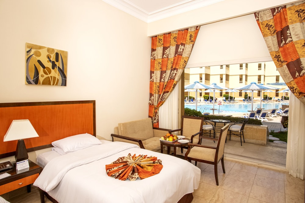 Premium Room – AMC Royal Hotel & Spa 