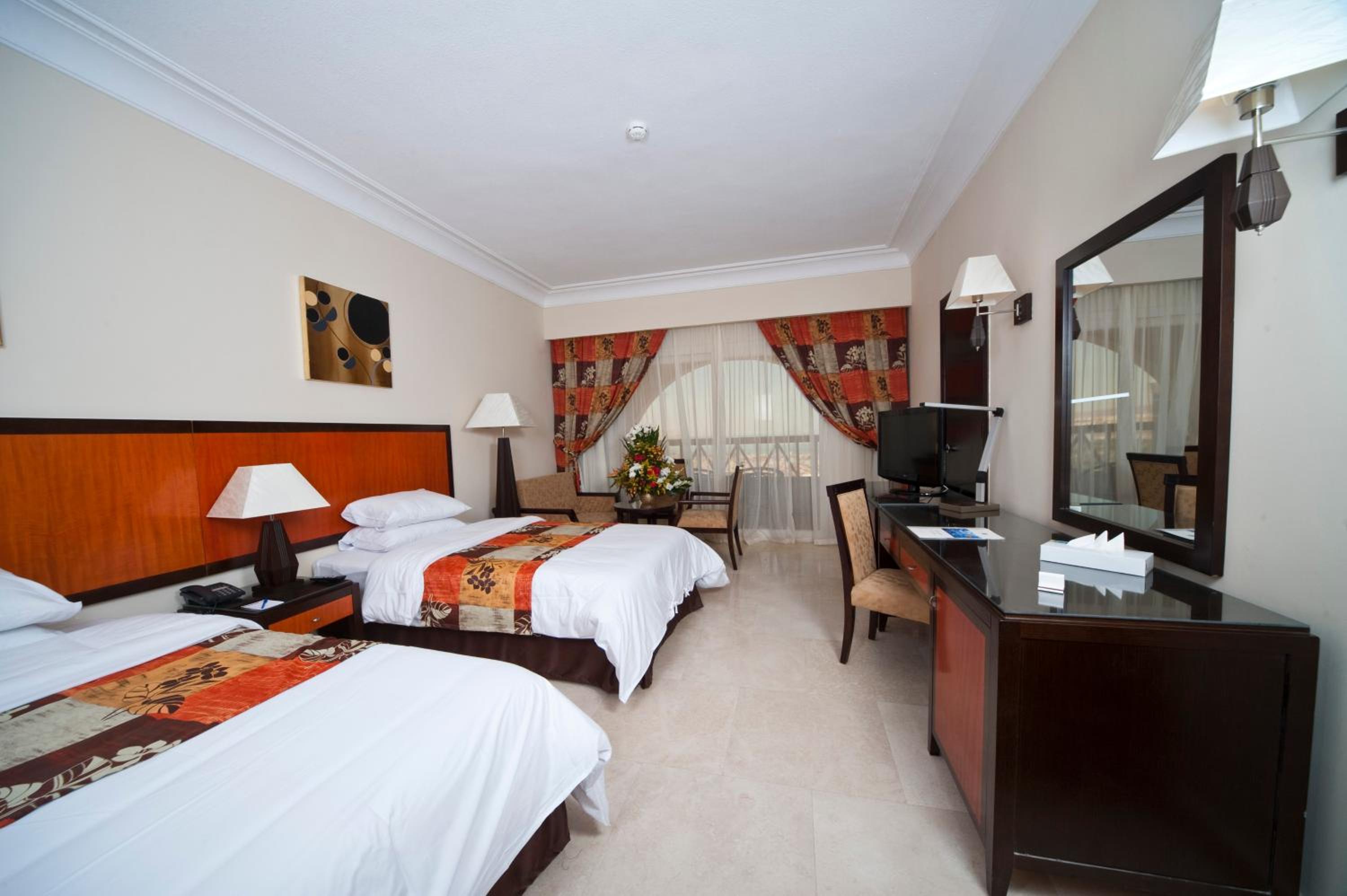 Standard Room Garden View – AMC Royal Hotel & Spa