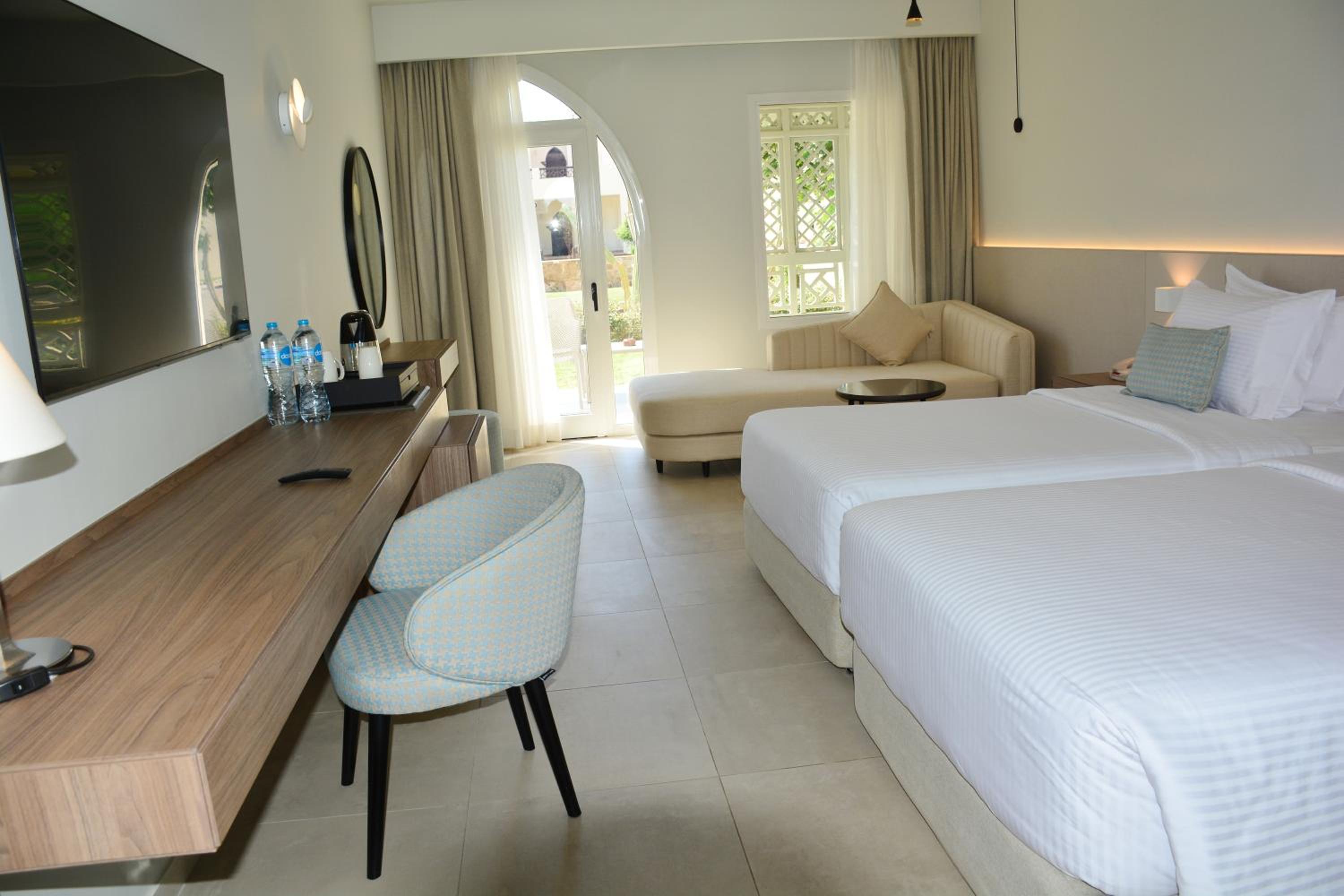 Deluxe Room With Pool View – Reef Oasis Beach Aqua Park Resort