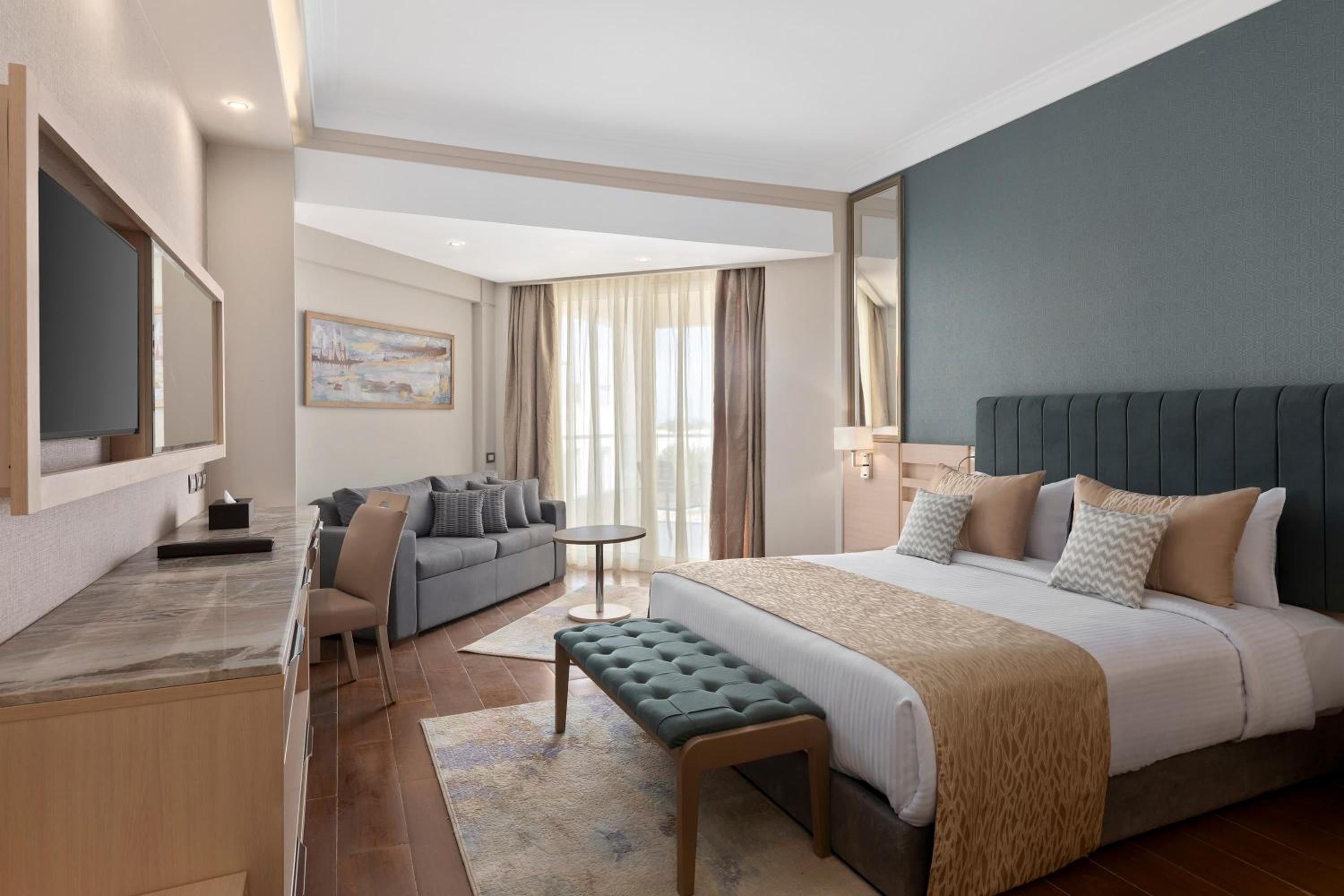 Main Building Superior Room – Sea View – Xanadu Makadi Bay Hotel