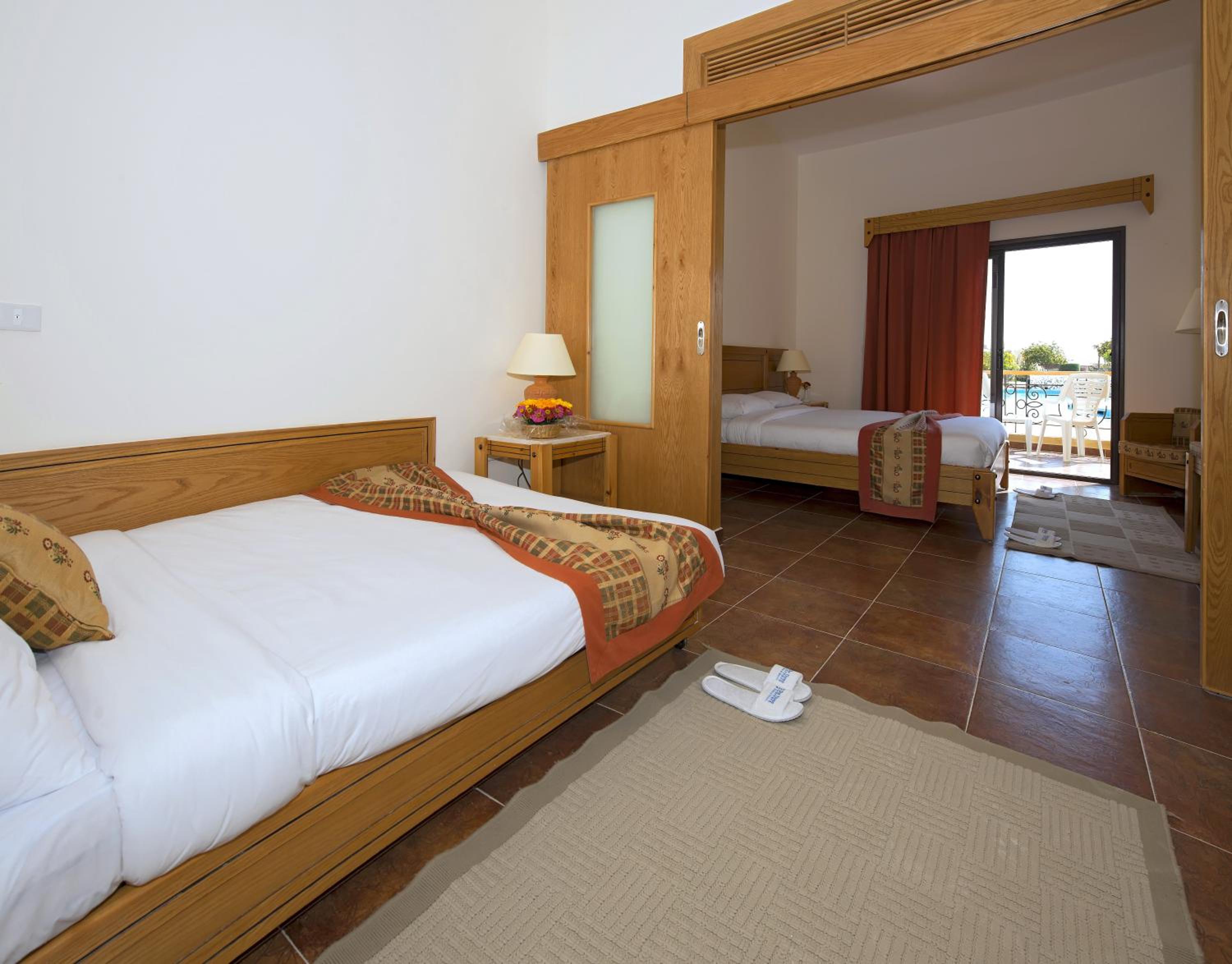 Premium Grand Room – Three Corners Fayrouz Plaza Beach Resort