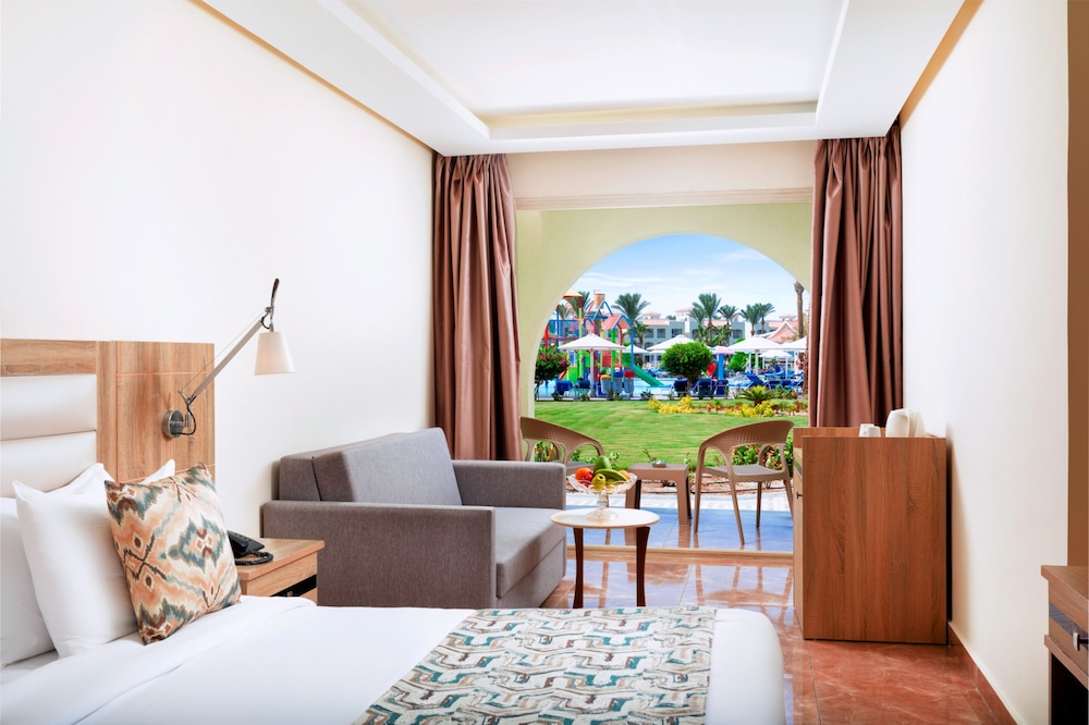 Deluxe Double Room – Pickalbatros Dana Beach Resort, Hurghada