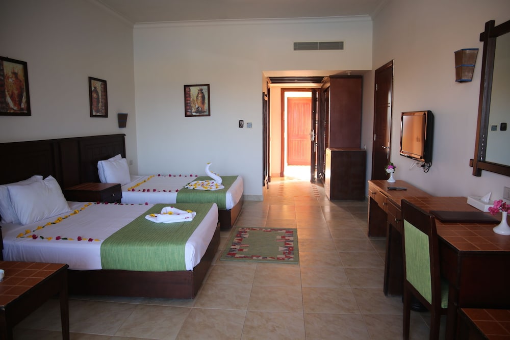 Triple Room – Laguna Beach Marsa Resort, Marsa Alam