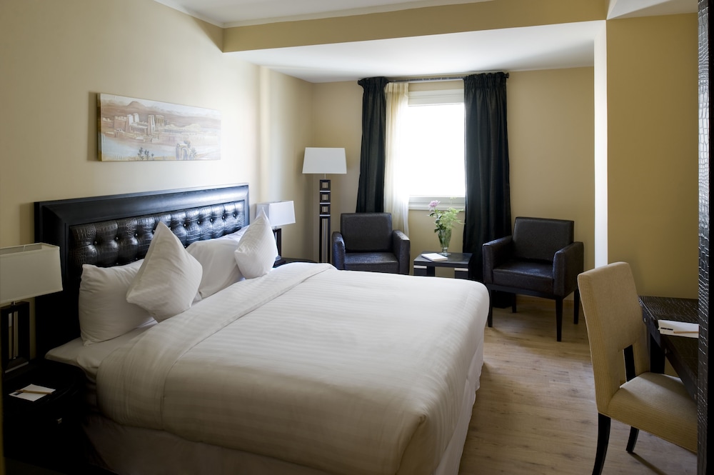 Junior Suite – Barceló Cairo Pyramids Hotel, Giza